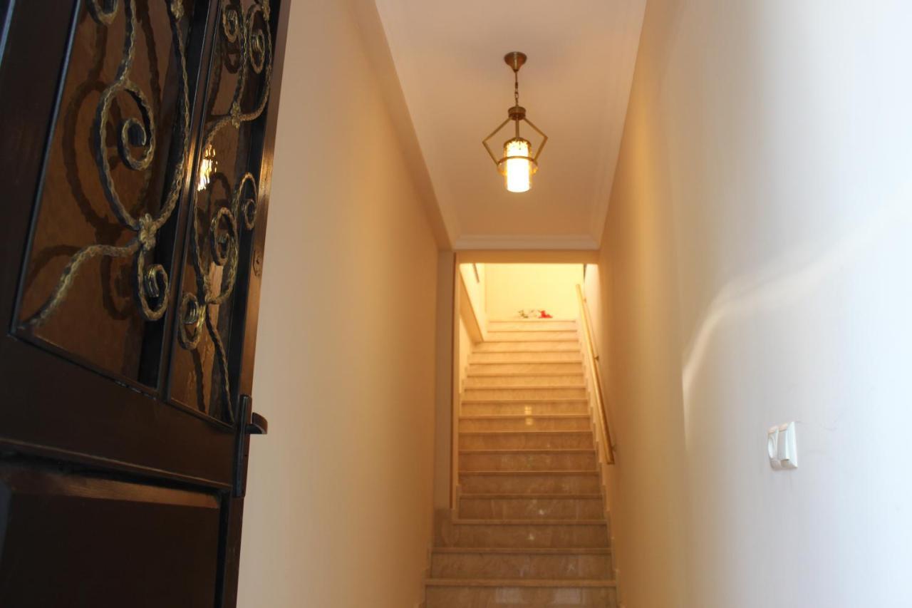 Hotel Tarasa Koutaïssi Extérieur photo