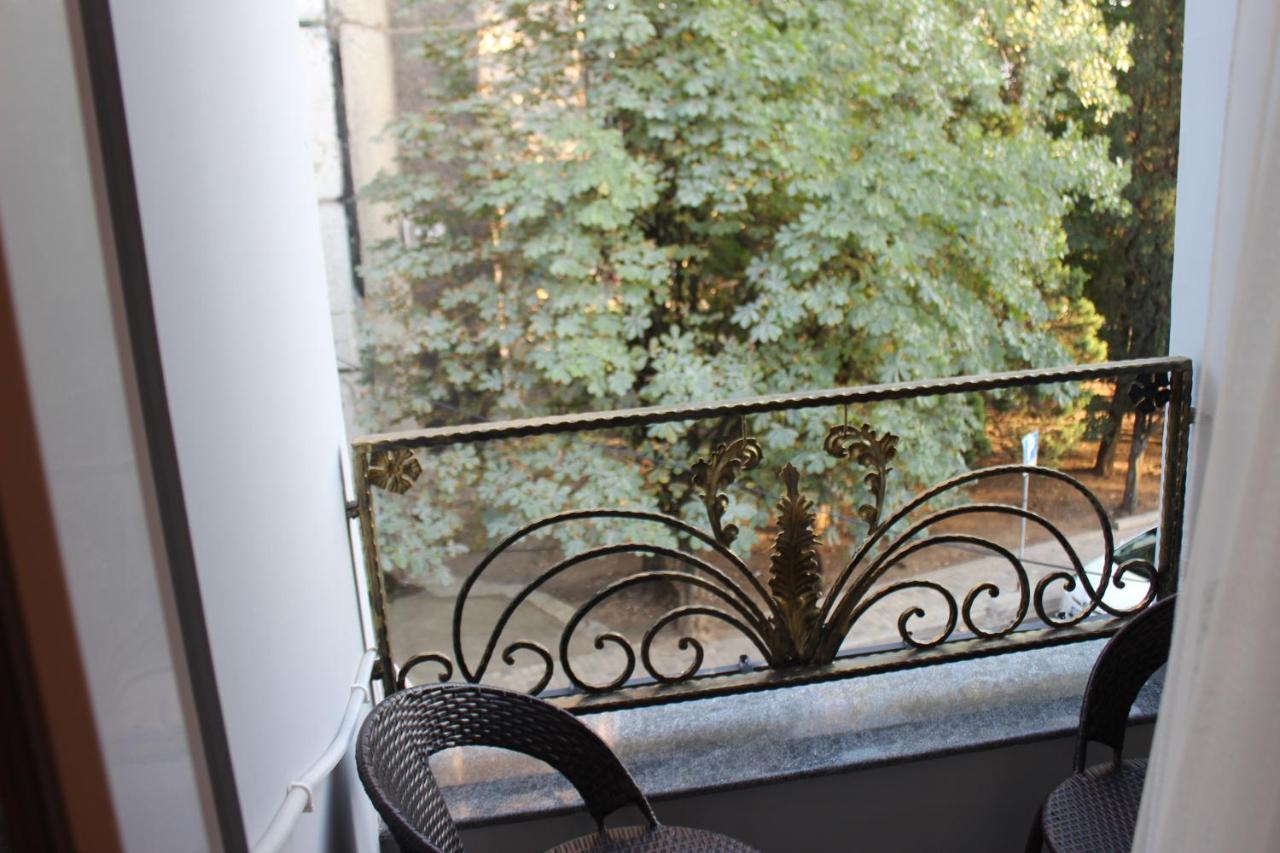 Hotel Tarasa Koutaïssi Extérieur photo